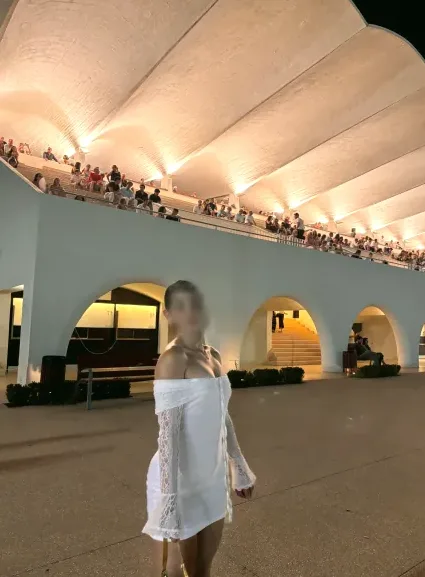 Alina, 27