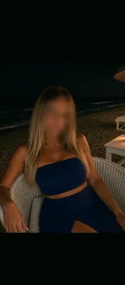 Amira, 38
