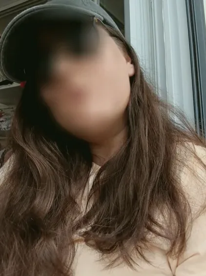 Anna, 32