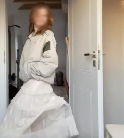 Antonia, 20