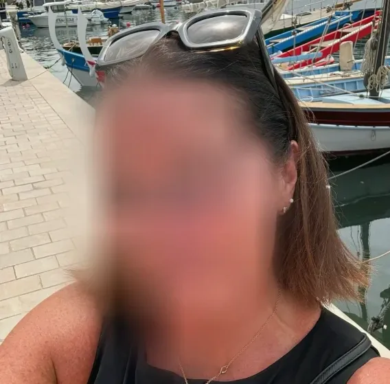 Antonia, 32