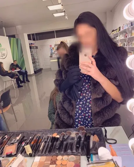Claudia, 39