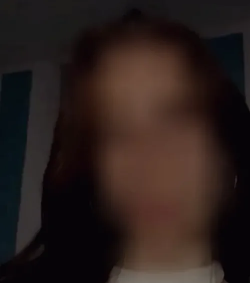 Elena, 20