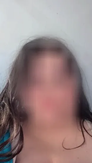 Elif, 24