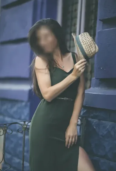Emma, 31