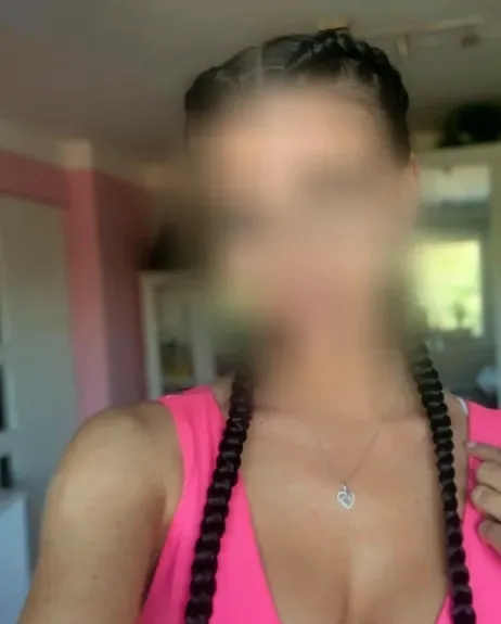 Hanna, 29