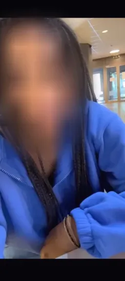 Manuela, 30