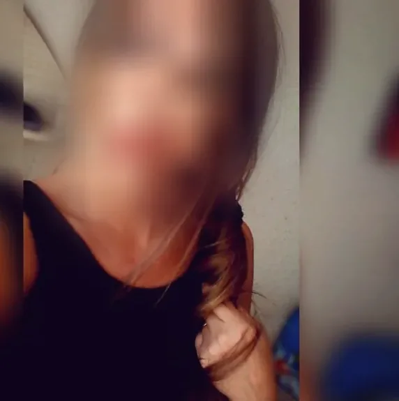 Neele, 32