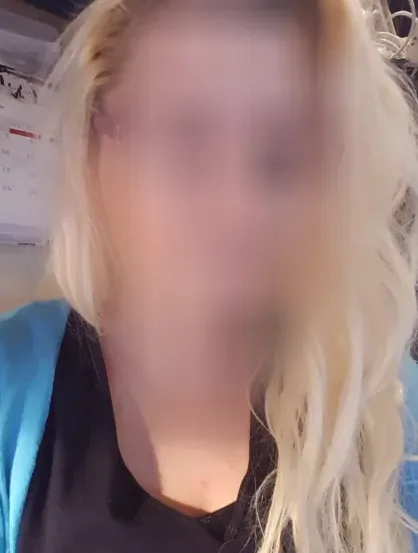 Nicole, 40