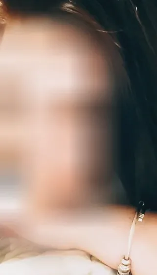 Yasmin, 30